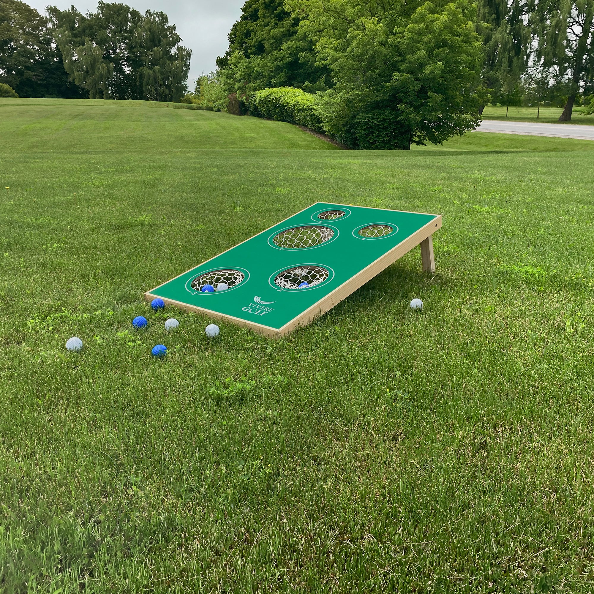 Vivere Golf Clubhouse Chipping Board (5-hole)