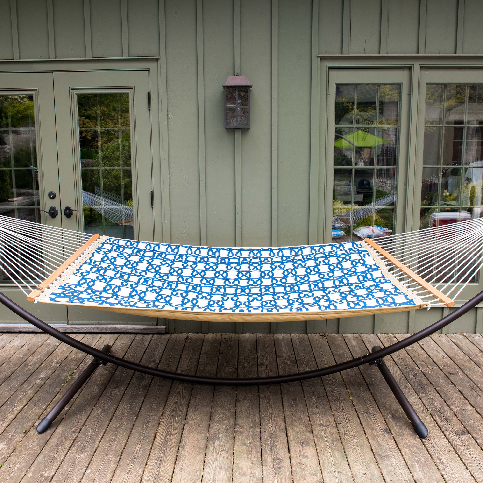 Quilted hammock with stand sales
